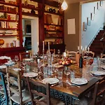 Villa Le Baccara Lodge, Véritable Maison De Famille Avec Piscine Et Parc *
