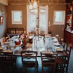 Le Baccara Lodge, Véritable Maison De Famille Avec Piscine Et Parc *