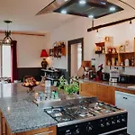 Le Baccara Lodge, Véritable Maison De Famille Avec Piscine Et Parc