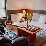 Le Baccara Lodge, Véritable Maison De Famille Avec Piscine Et Parc Arengosse