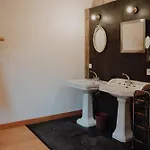 Le Baccara Lodge, Véritable Maison De Famille Avec Piscine Et Parc