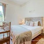 Le Baccara Lodge, Véritable Maison De Famille Avec Piscine Et Parc *