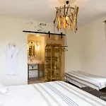 Le Baccara Lodge, Véritable Maison De Famille Avec Piscine Et Parc Villa