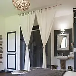 Le Baccara Lodge, Véritable Maison De Famille Avec Piscine Et Parc Villa Arengosse