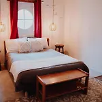 Le Baccara Lodge, Véritable Maison De Famille Avec Piscine Et Parc Arengosse