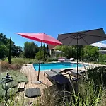 Le Baccara Lodge, Véritable Maison De Famille Avec Piscine Et Parc Villa *