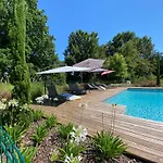 Le Baccara Lodge, Véritable Maison De Famille Avec Piscine Et Parc Arengosse