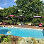 Villa Le Baccara Lodge, Véritable Maison De Famille Avec Piscine Et Parc