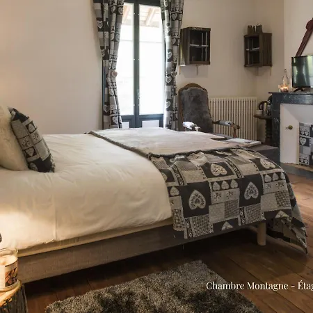 Le Baccara Lodge, Veritable Maison De Famille Avec Piscine Et Parc Villa
