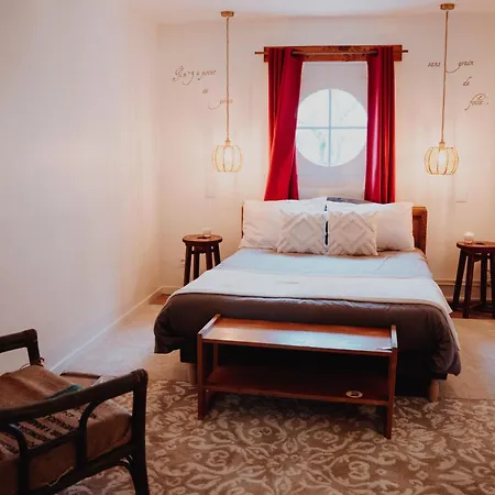 Le Baccara Lodge, Veritable Maison De Famille Avec Piscine Et Parc Vila Arengosse
