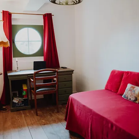 Le Baccara Lodge, Veritable Maison De Famille Avec Piscine Et Parc *