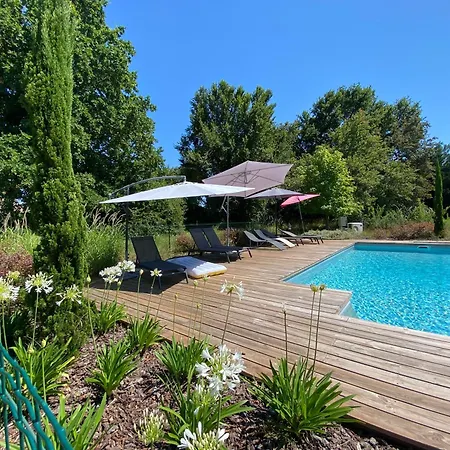 Le Baccara Lodge, Veritable Maison De Famille Avec Piscine Et Parc Arengosse