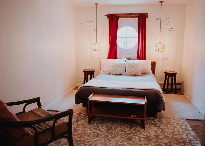 Le Baccara Lodge, Veritable Maison De Famille Avec Piscine Et Parc Villa Arengosse