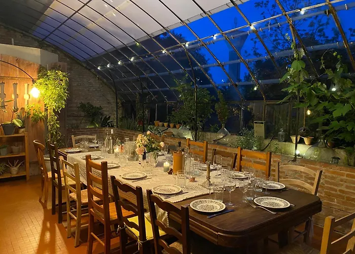 Le Baccara Lodge, Véritable Maison De Famille Avec Piscine Et Parc Arengosse